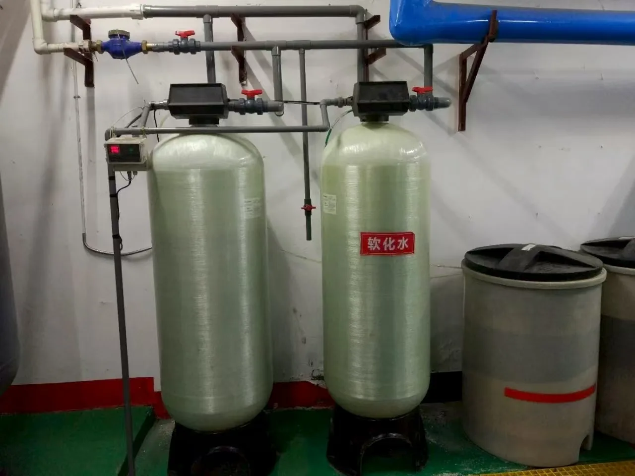 全自动软水器车间实拍